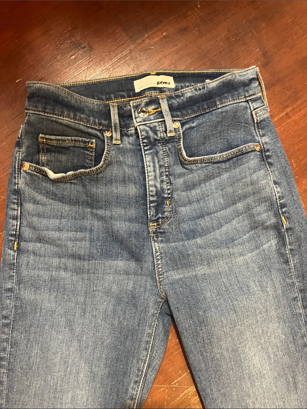 ๐ป3/$15๐ป LOFT Distressed Hem Cropped Straight Jeans - Blue - Picture 4 of 8